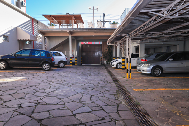 Hotel Suárez Campo Bom – Estacionamento